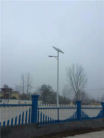 太阳能路灯安装施工
