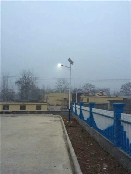 太阳能路灯安装施工
